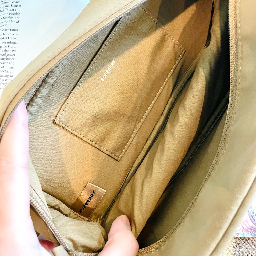 Burberry‎ Cosmetic Pouch - Picture 5 of 6